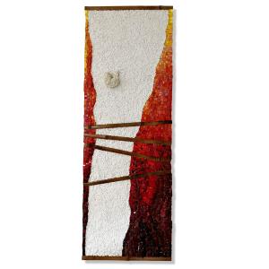 Rip Through Reality III Red, 2023, Pasta vitrea, vetro, oro, Corallo, bambÃ¹ e malta su tavola di legno, 33x95x3cm